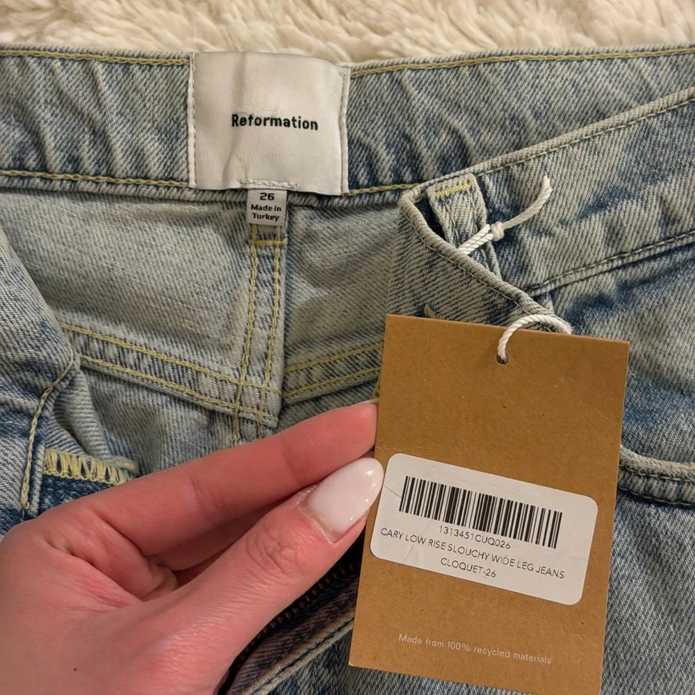 REFORMATION Cary Low Rise Slouchy Wide Leg Short Jeans - Cloquet - Picture 6 of 9